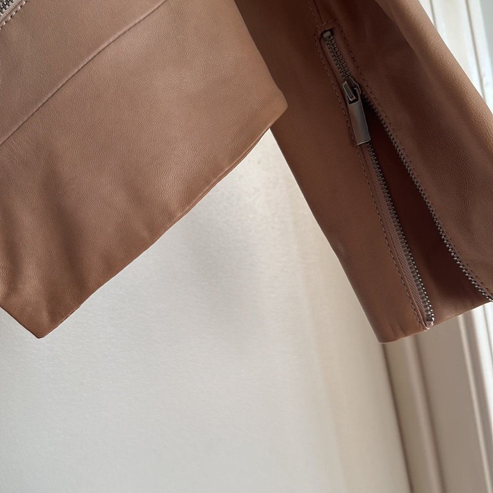 Leather jacket - Picture 7 of 17